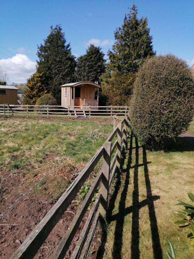 Lucker Mill Shepherds Huts Buitenkant foto